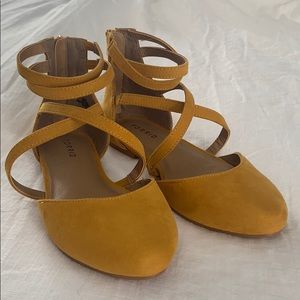 NWOT Yellow suede strappy flats